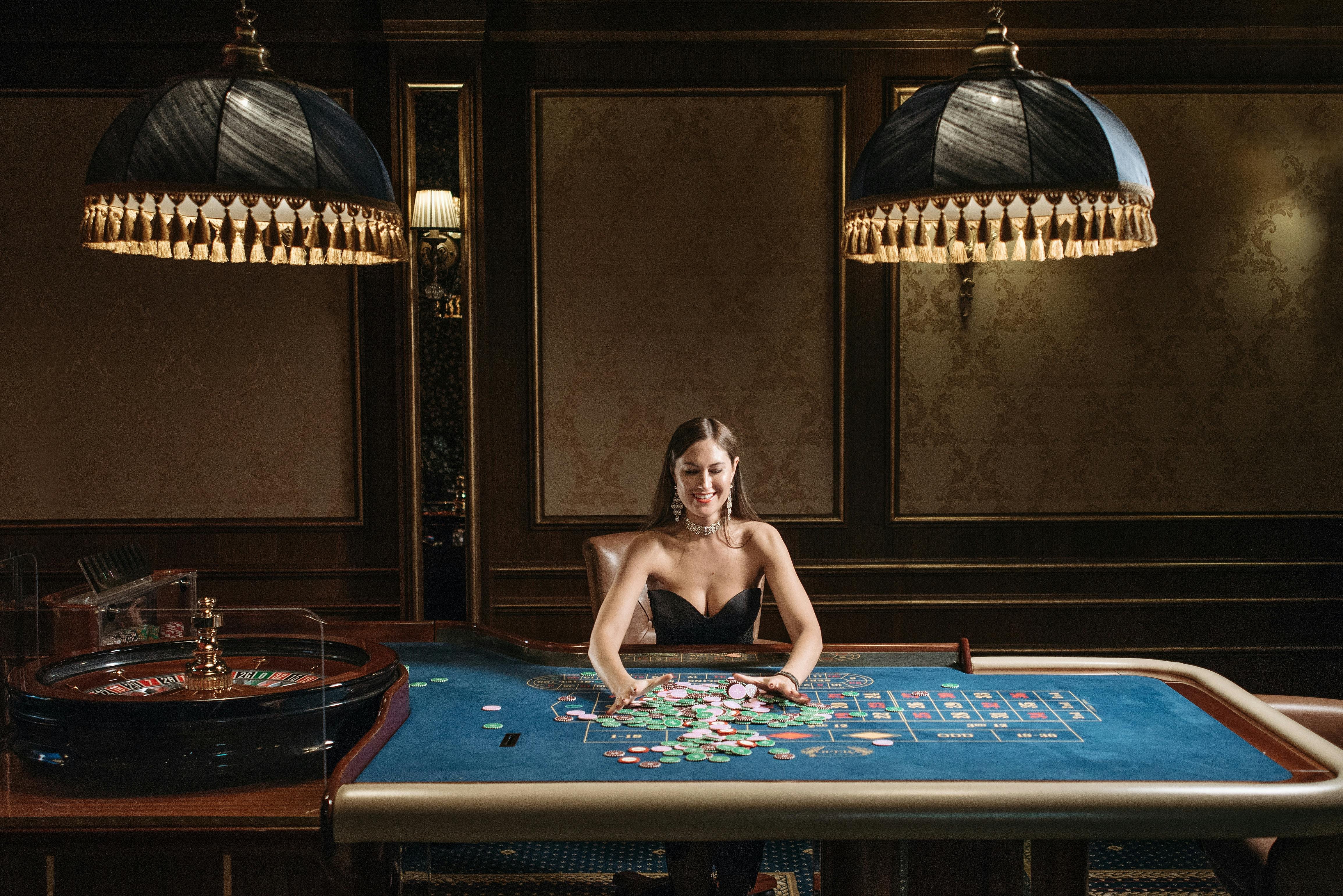 Tampilan meja live dealer kasino dengan beberapa opsi permainan